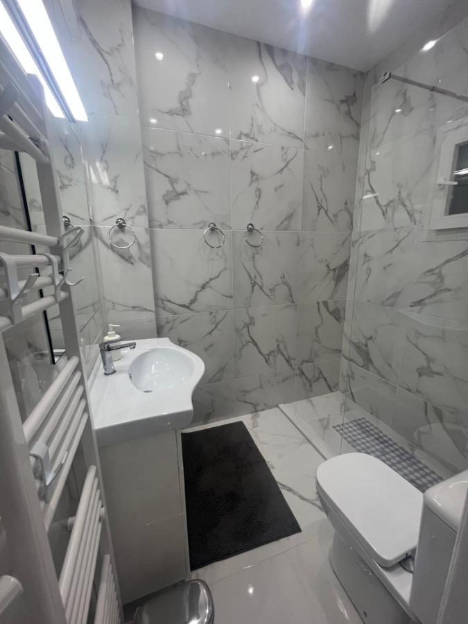 White Apartment Athen Exterior foto