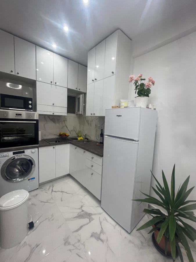 White Apartment Athen Exterior foto