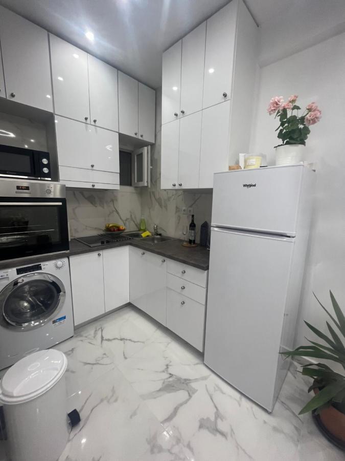 White Apartment Athen Exterior foto
