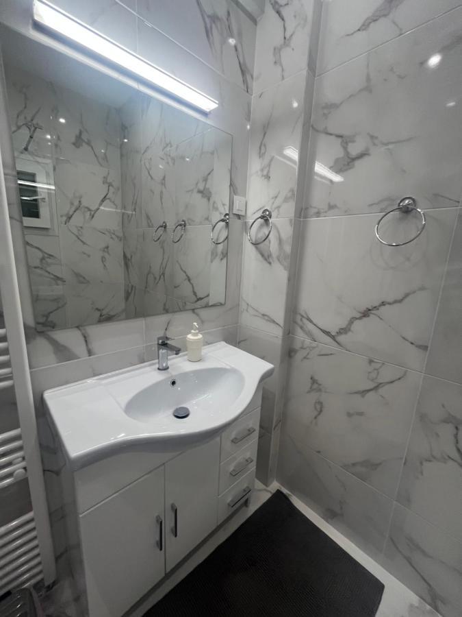 White Apartment Athen Exterior foto