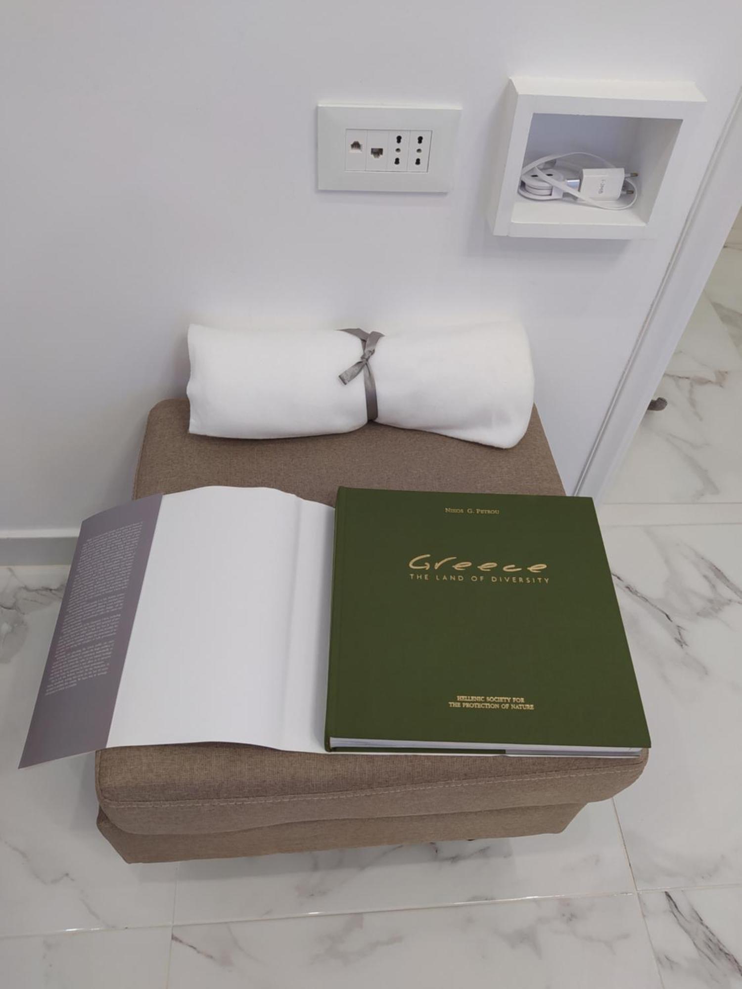 White Apartment Athen Exterior foto